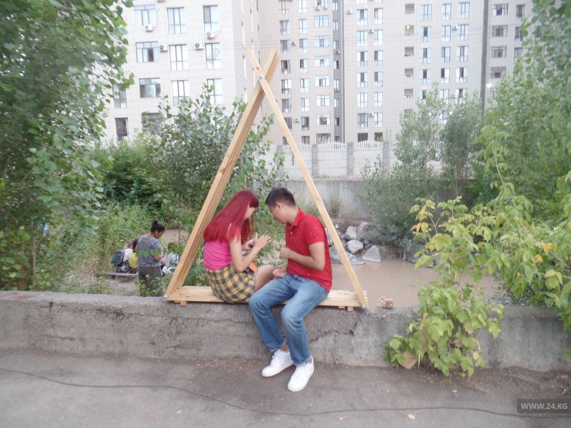 Скамейка-вигвам