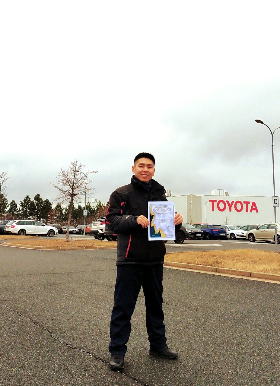 Руководство автозавода Toyota отметило Нургазы за образцовую работу и премировало