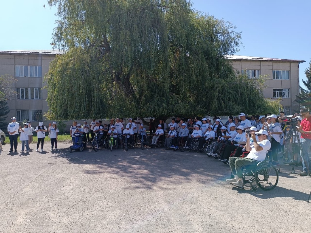 В городе Чолпон-Ате стартовал марш людей с инвалидностью