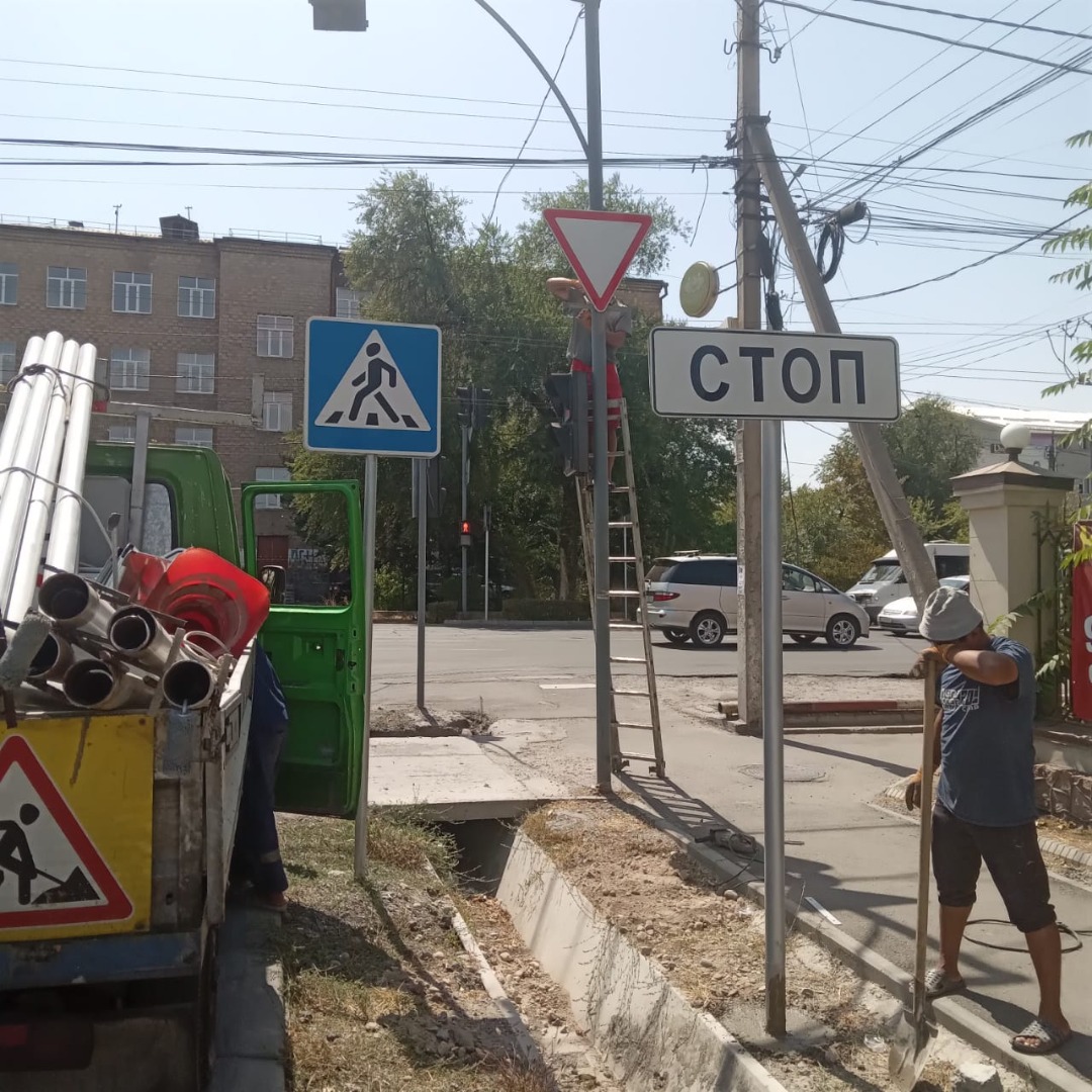 Пересечение улиц Ахунбаева и Матросова