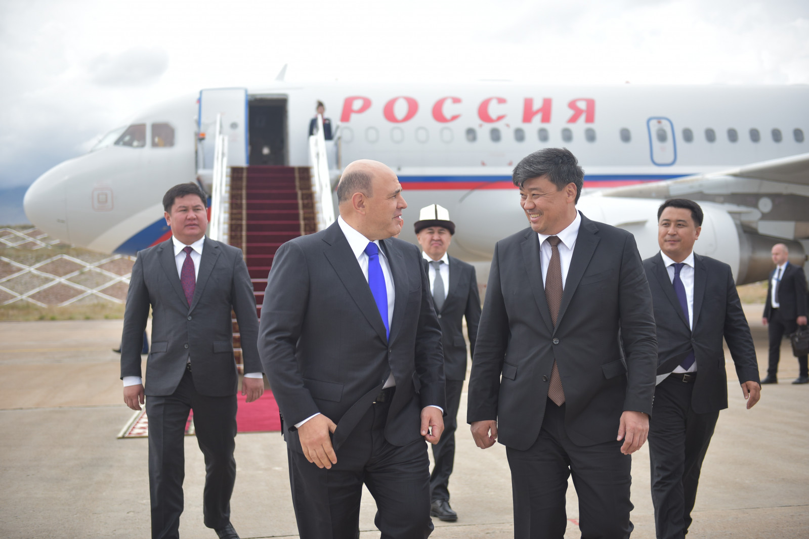 Премьер-министр России Михаил Мишустин прилетел в Кыргызстан