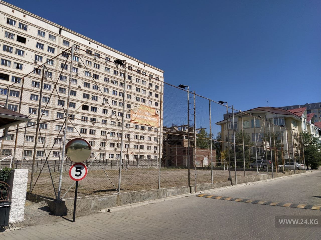 Спортивная площадка жилого городка «Ницца»