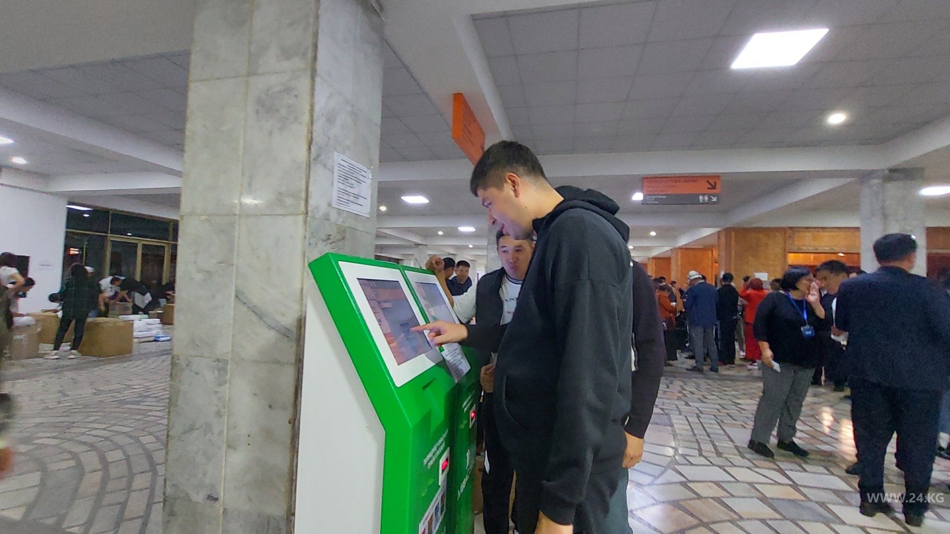 Деньги на счет для пострадавших можно зачислить на месте