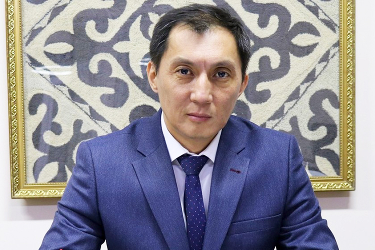 Экс-вице-президент Кыргызской академии образования Уланбек Мамбетакунов претендует на пост министра образования