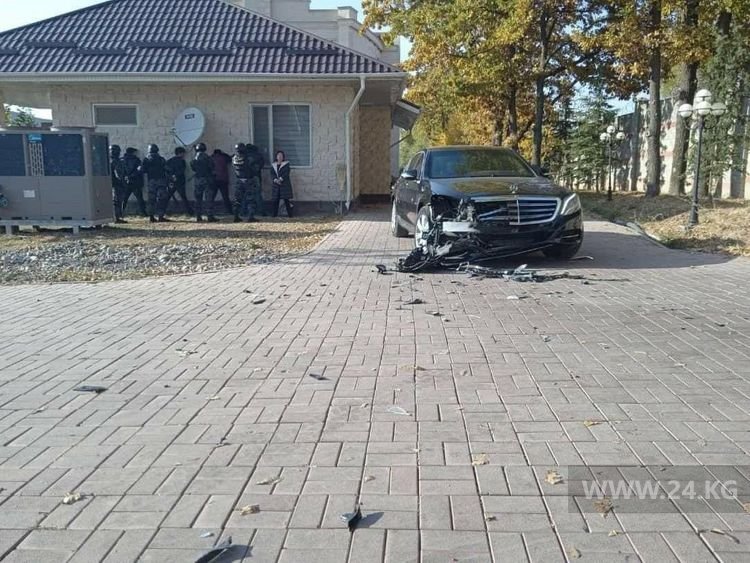 Дом Алмазбека Атамбаева после его задержания