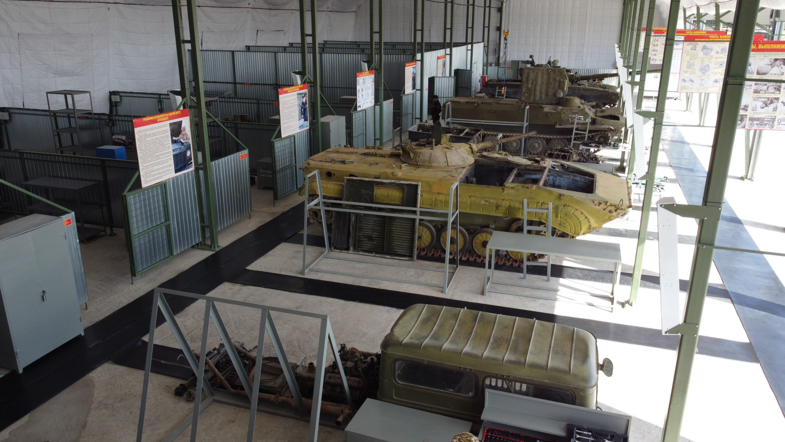 Церемония открытия центральной ремонтной базы военной техники