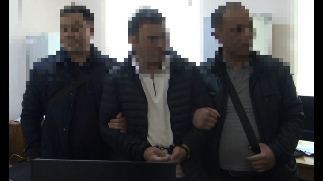 Задержанный судисполнитель