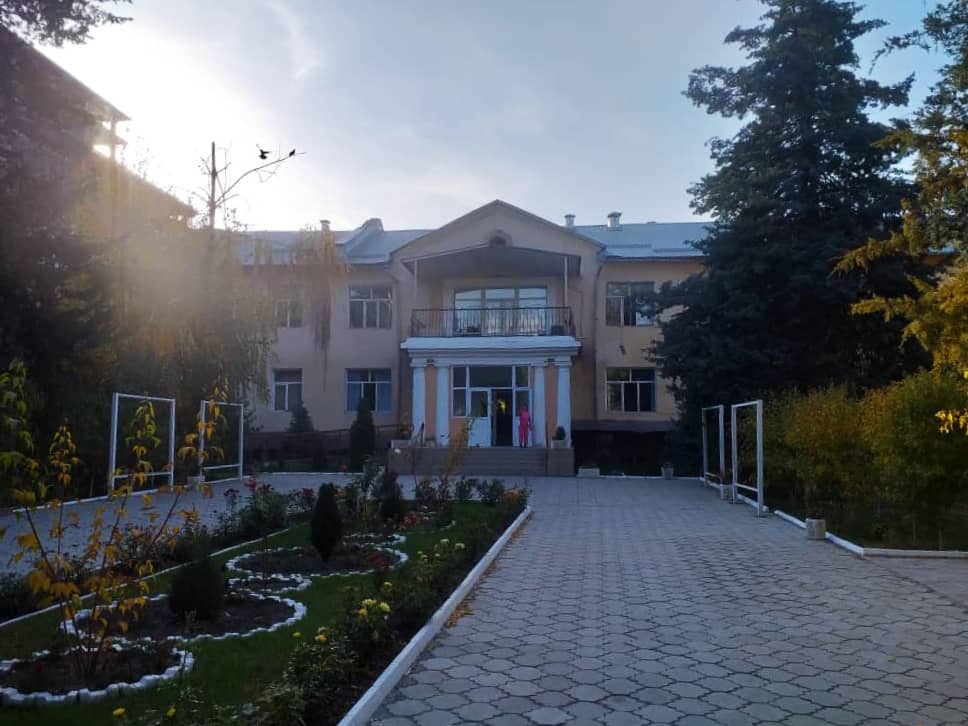 Сотрудники женской колонии № 2 оказали помощь Дому престарелых в Бишкеке