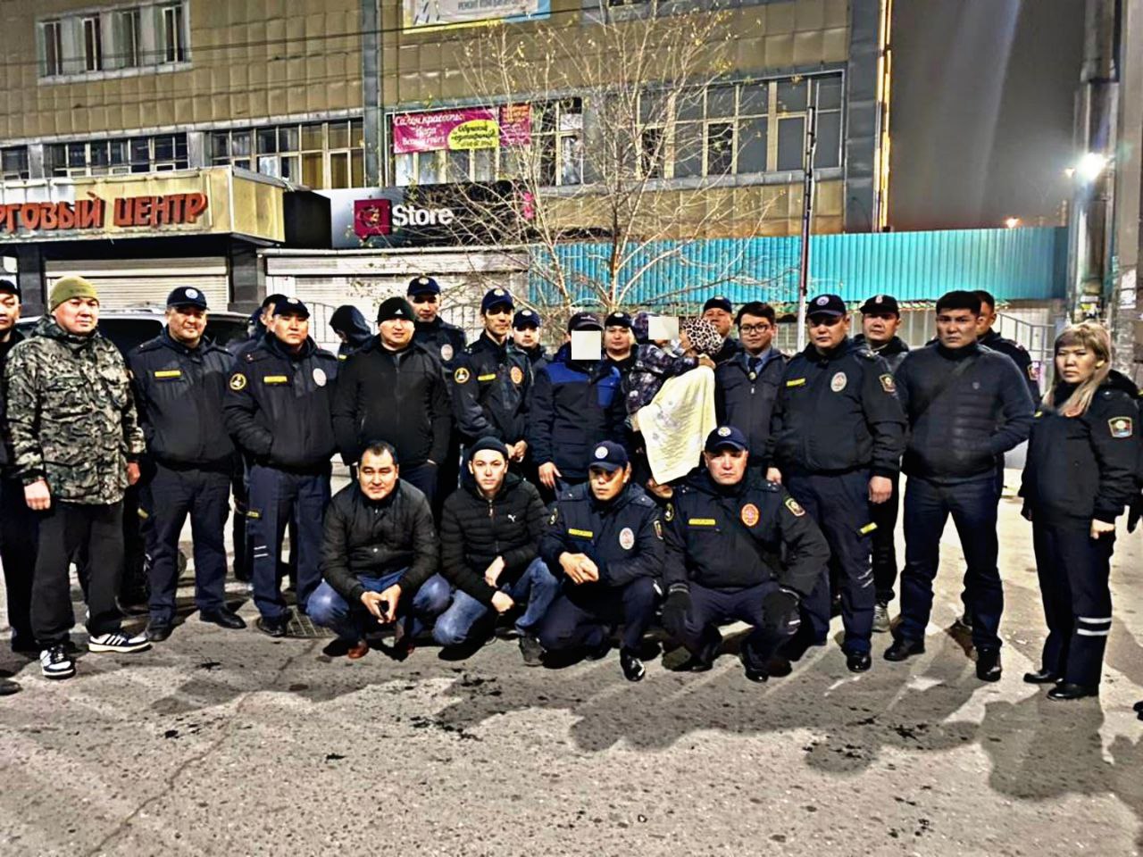 Сотрудники, занимавшиеся поиском пропавшего ребенка