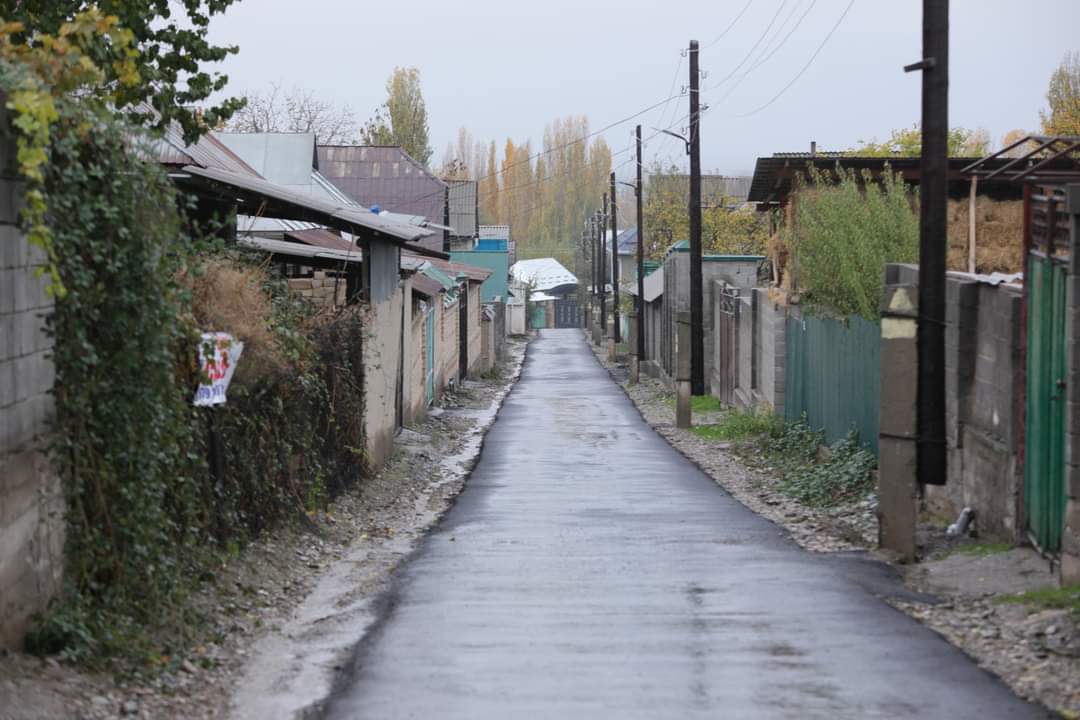 В Джалал-Абаде за счет Камчыбека Ташиева заасфальтированы улицы