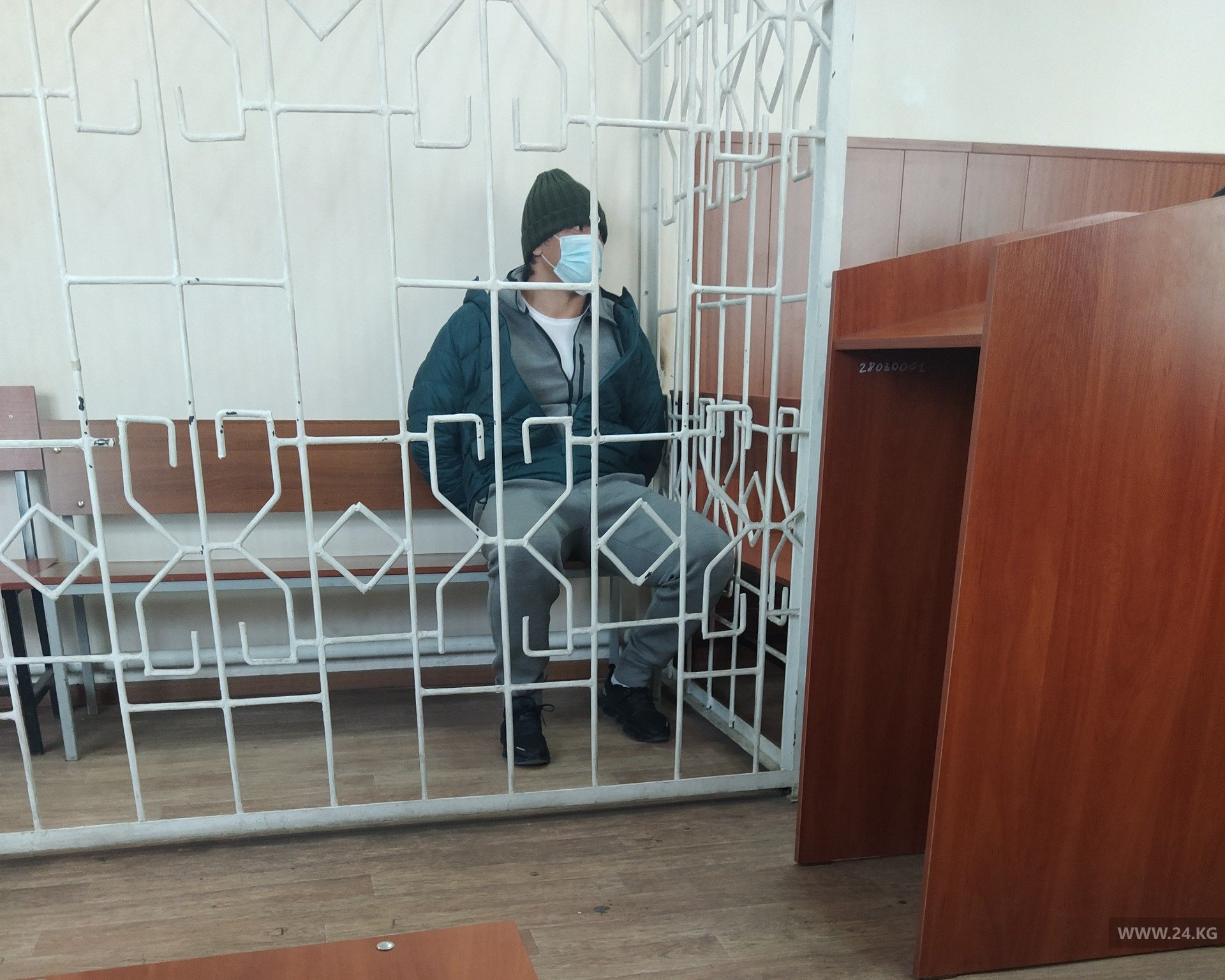 Подсудимый Санжар Сапарбеков в зале суда