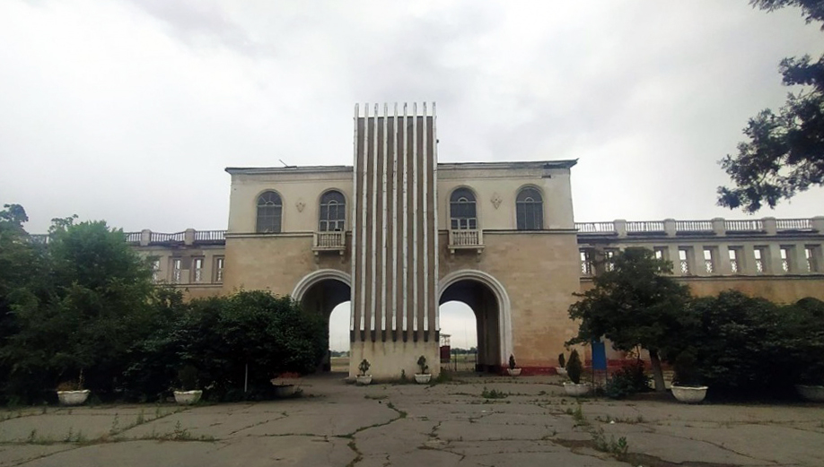 Ипподром «Ак-Кула» в его нынешнем состоянии
