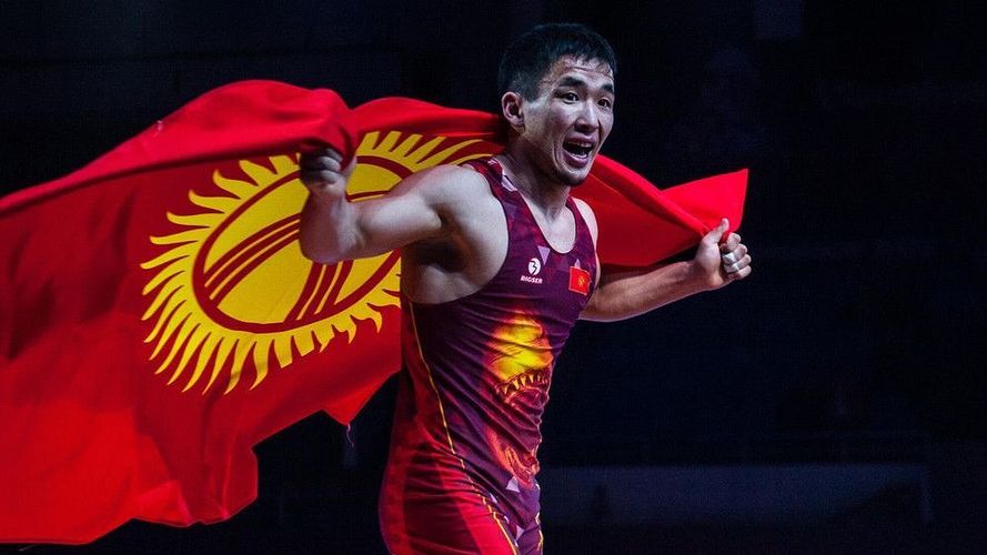 Жоламан Шаршенбеков после побуды в чемпионате мира по борьбе в Сербии