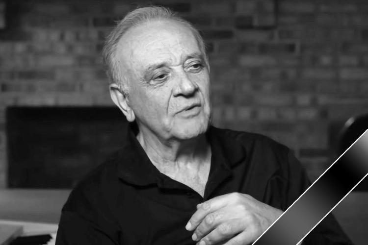 Композитор Анджело Бадаламенти умер в возрасте 85 лет в своем доме в Нью-Джерси. Он написал музыку к фильмам «Твин Пикс», «Синий бархат», «Дикие сердцем» и другим