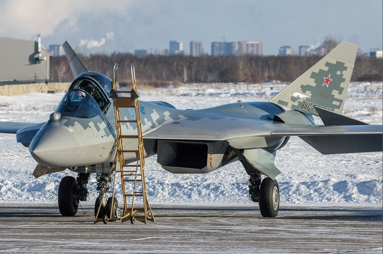 Многофункциональный истребитель пятого поколения Су-57
