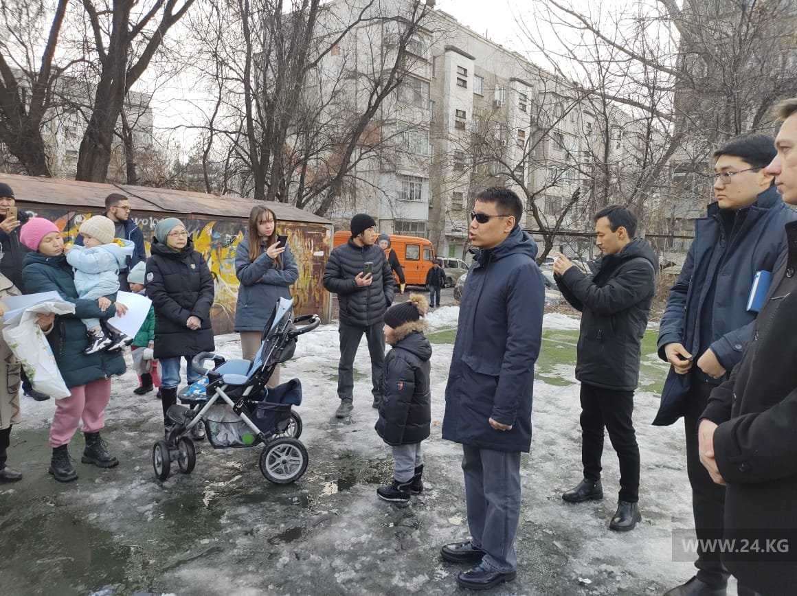 Встреча Дастана Бекешева с жителями микрорайона