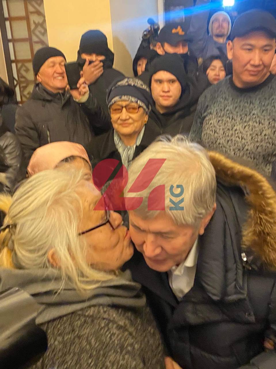 Сторонники Алмазбека Атамбаева