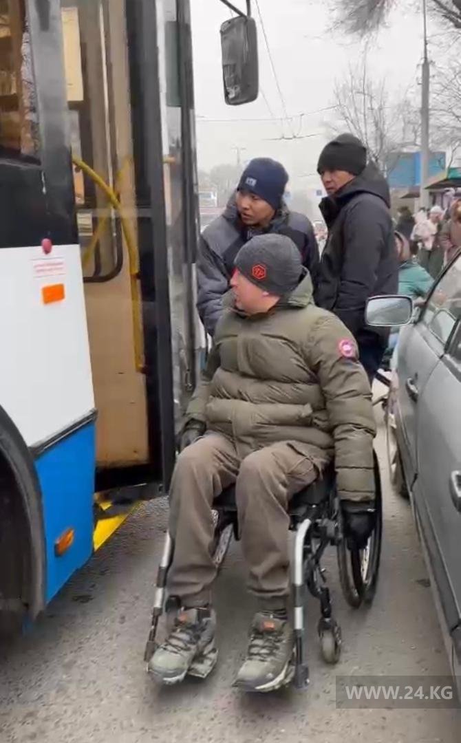 Пассажир так и не смог попасть в салон