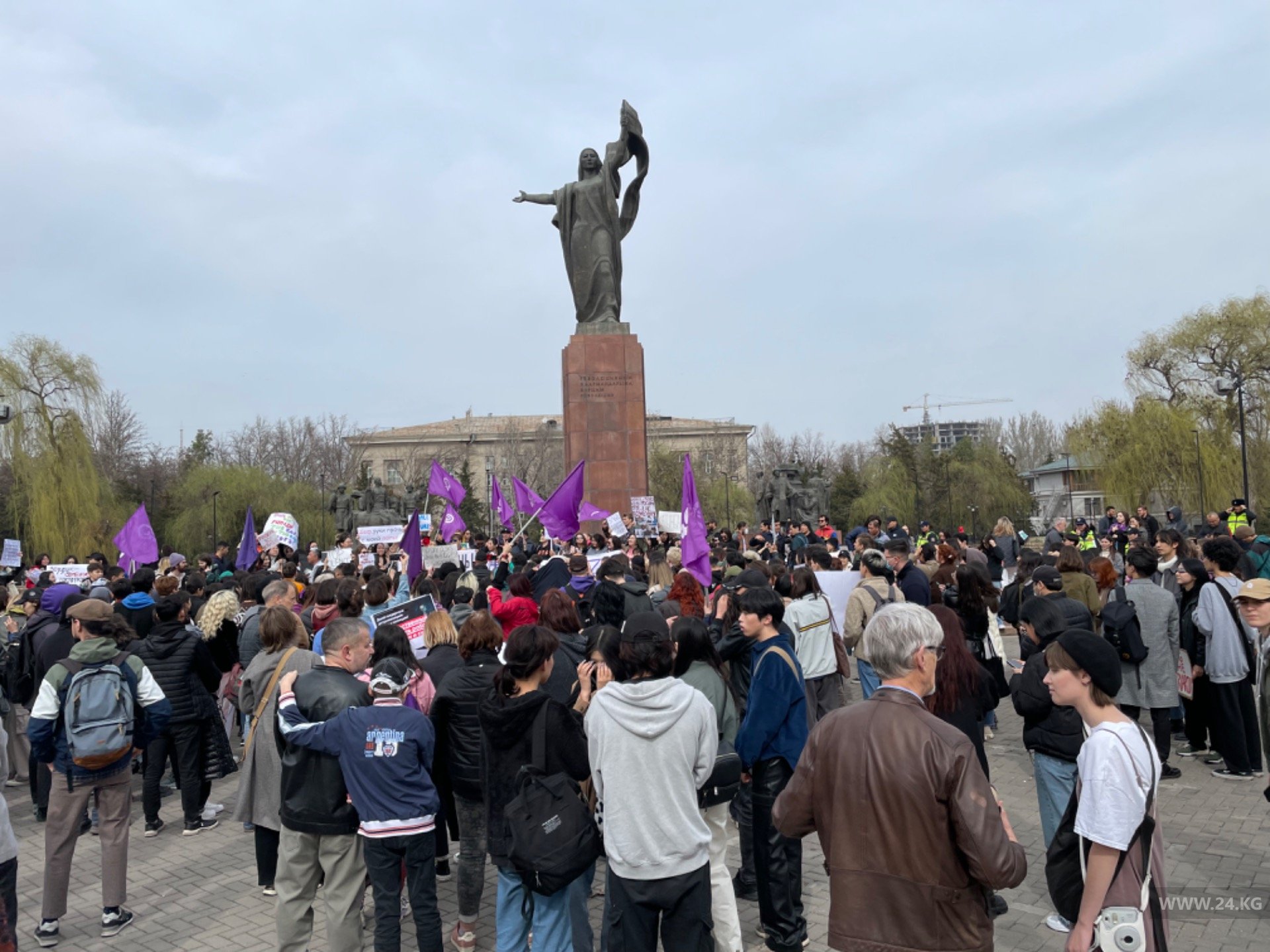 Марш за права женщин завершился