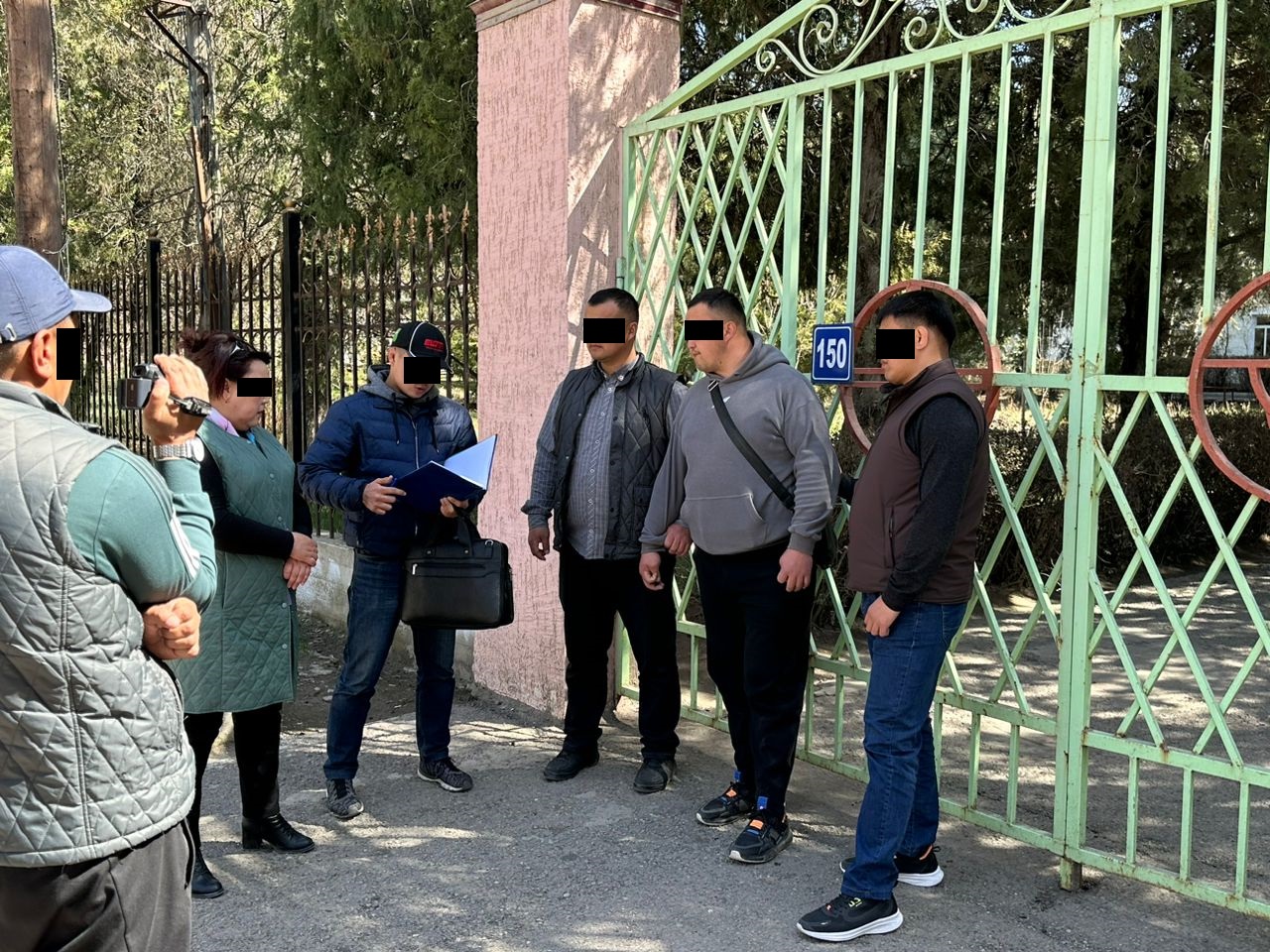 Контролер-кассир задержан при получении 18 тысяч сомов