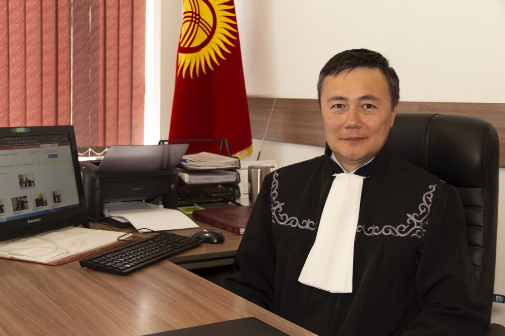 Новым замом главы Верховного суда стал Шералы Камчыбеков