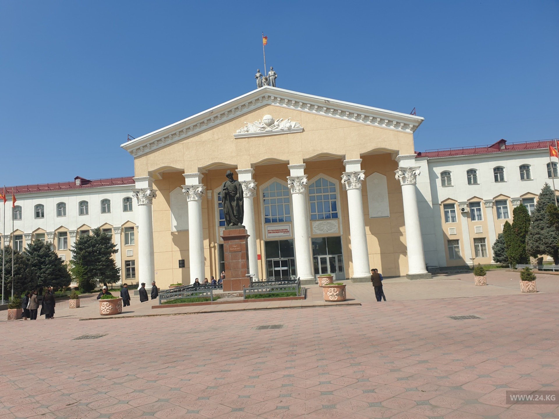 Сообщение о бомбе в Кыргызском национальном университете не подтвердилось