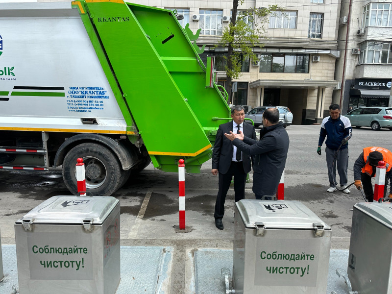 В Бишкеке установили подземные мусорные баки еще в одной точке