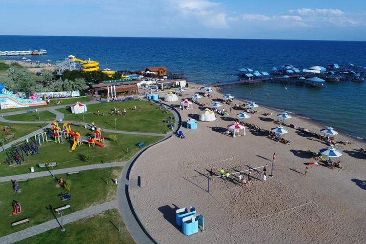 Пляж ЦО «Карвен Четыре Сезона»