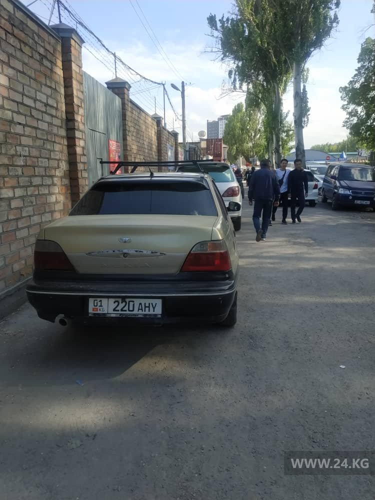 Парковка возле рынка «Мадина»