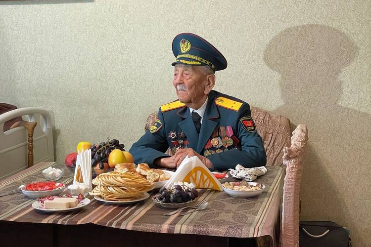 «Бакай Банк» поздравил ветеранов с 78-й годовщиной Победы в Великой Отечественной войне