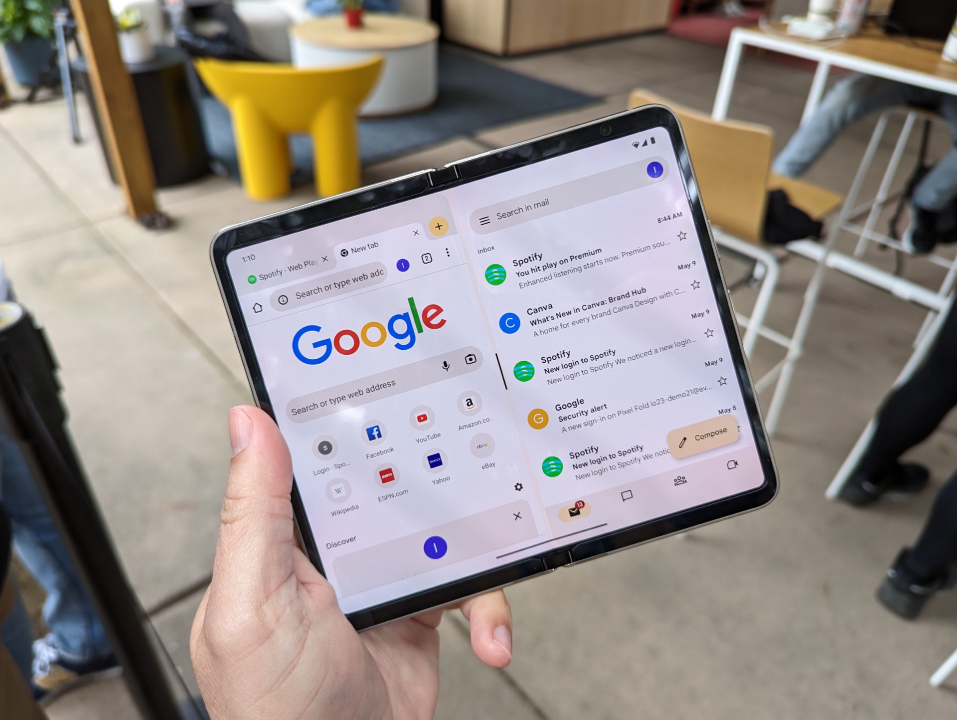 Google опубликовала изображения своего первого складного смартфона Pixel Fold
