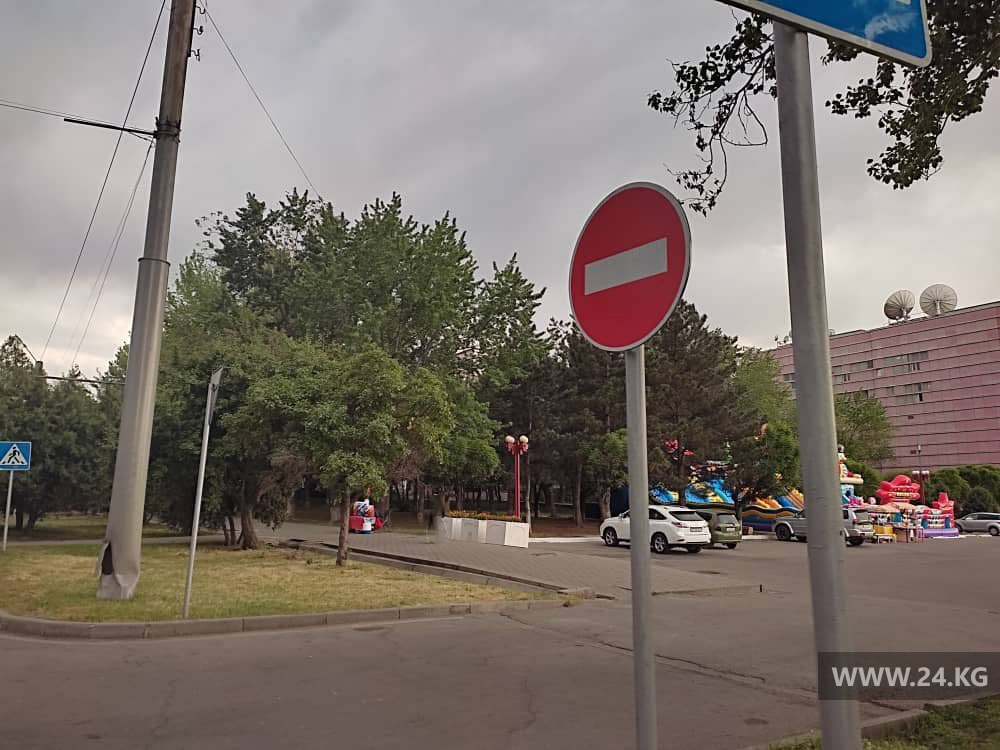 Парковка на площади Победы