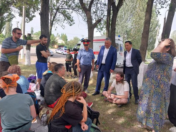 Алмазбек Осмонов встретился с пострадавшими туристами