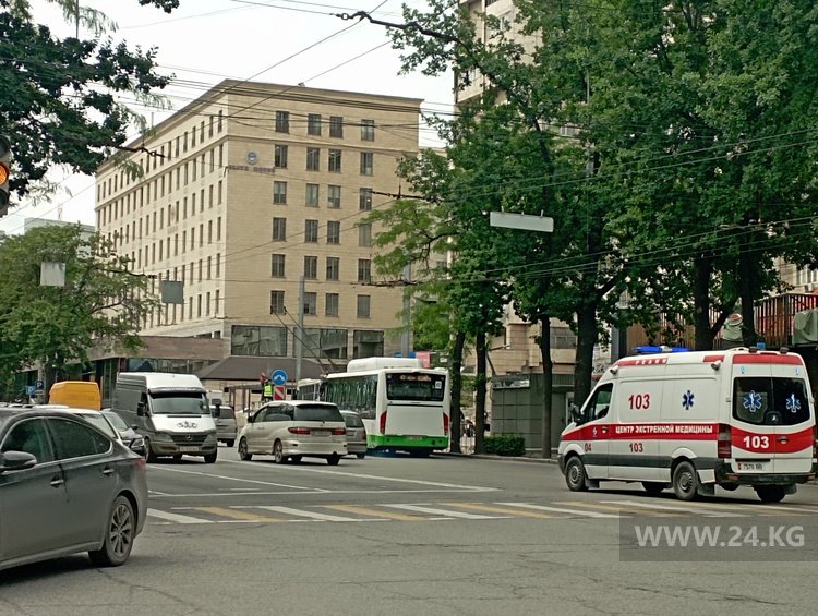 Транспорт не может подъехать к остановке