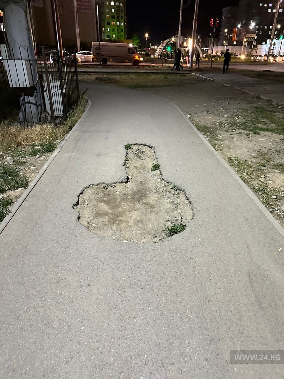 Тротуар в Бишкеке