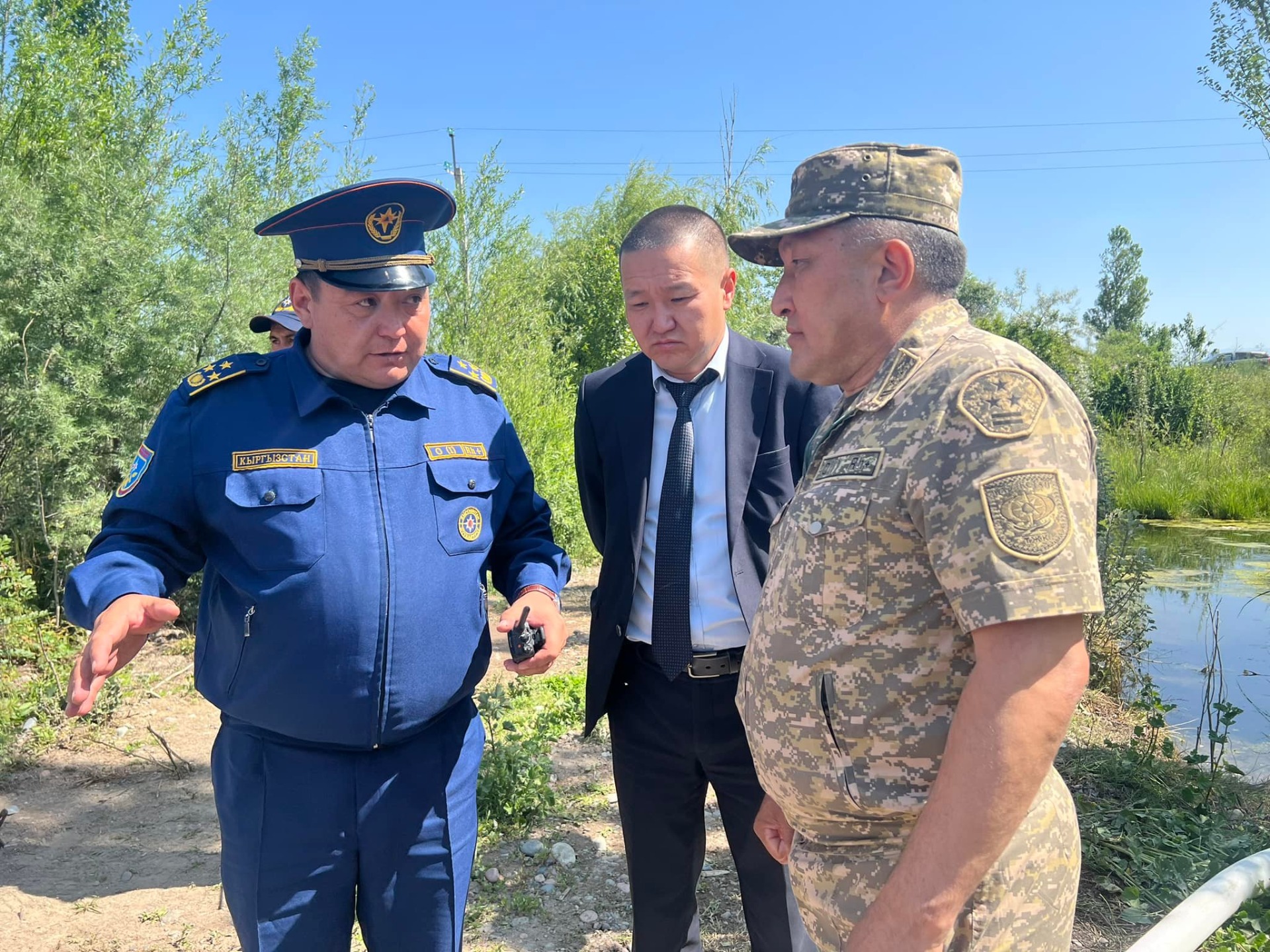 На кыргызско-казахской границе пожарные двух стран провели совместные учения