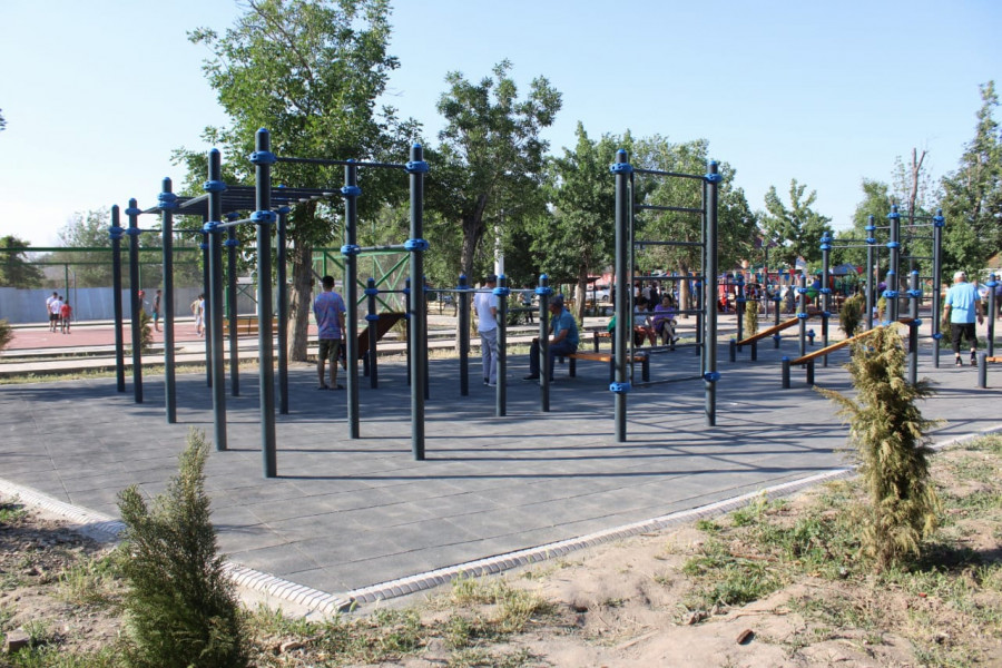 В Ленинском районе столицы открыли новый сквер