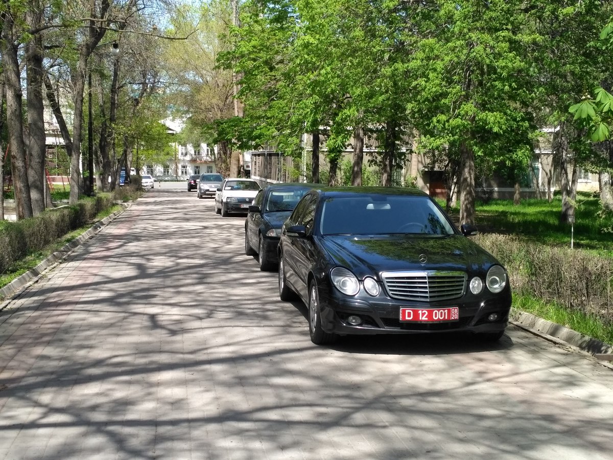Тротуар в Дубовом парке