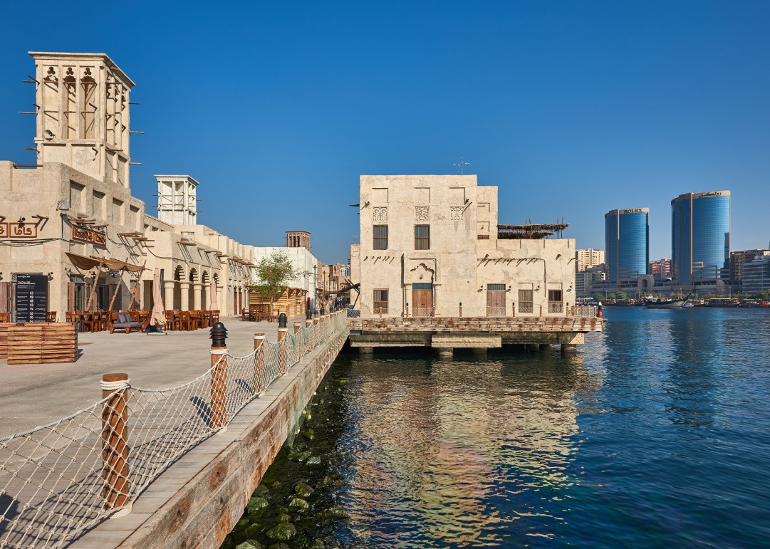Отель Al Seef Heritage расположен в знаменитом историческом районе Аль-Сиф