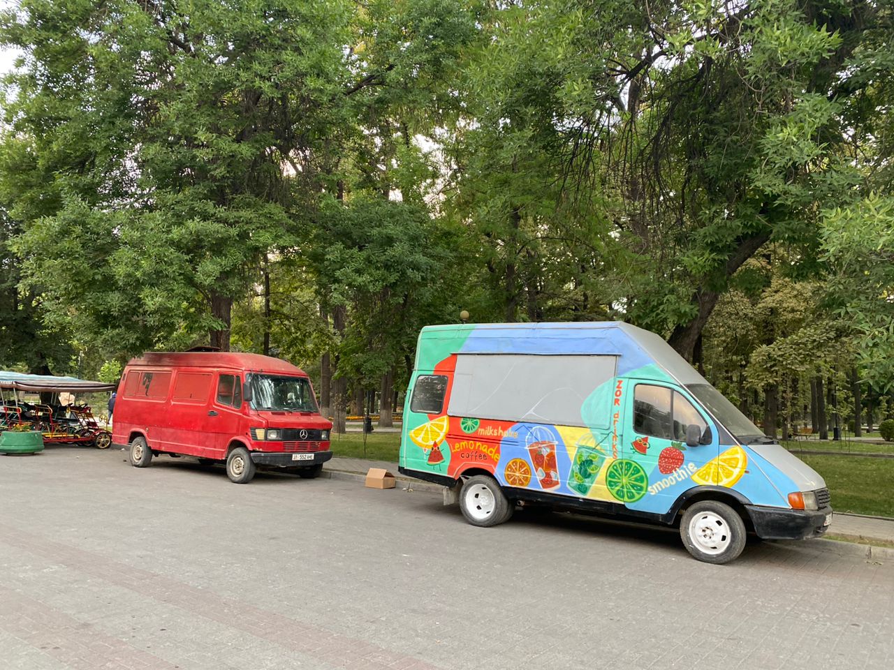 В Дубовом парке продают мороженое