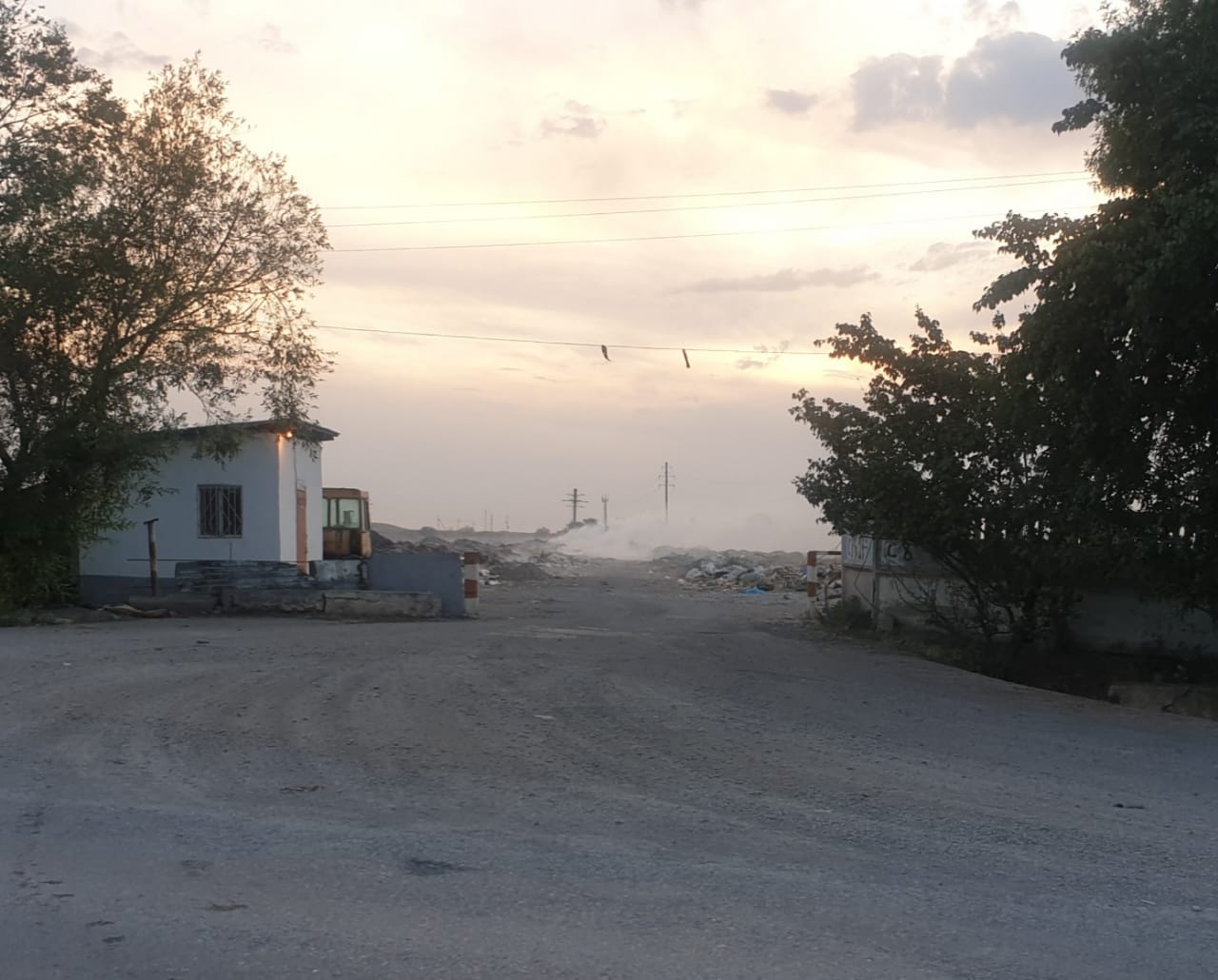 Жители села Беловодского жалуются на смог и вонь от свалки