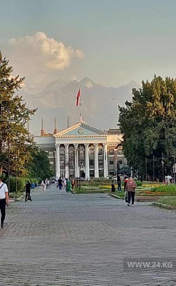 Здание мэрии Бишкека