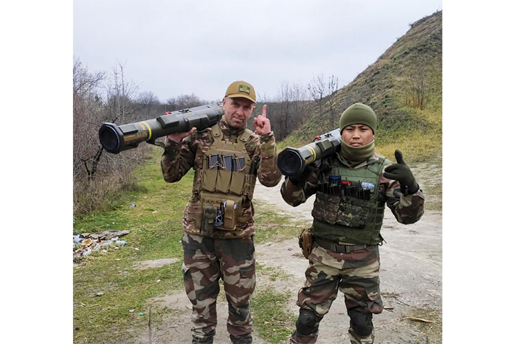 С украинским военным