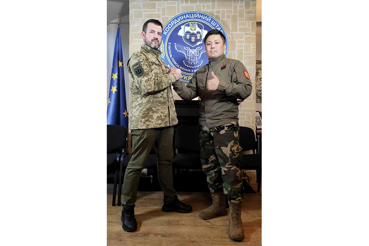 С украинским военным