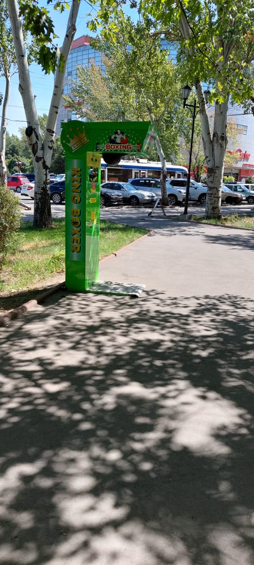 В Театральном сквере вновь появились силомеры