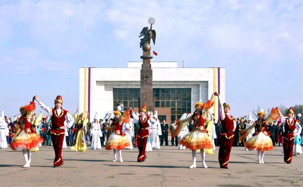 2009 год. Военного парада на площади не было, только концерт и народные гуляния