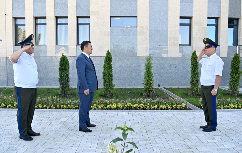 Садыр Жапаров на открытии нового здания ГКНБ в Бишкеке
