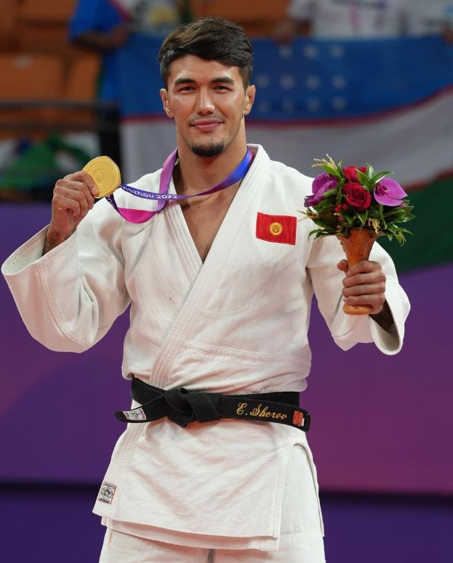 Эрлан Шеров
