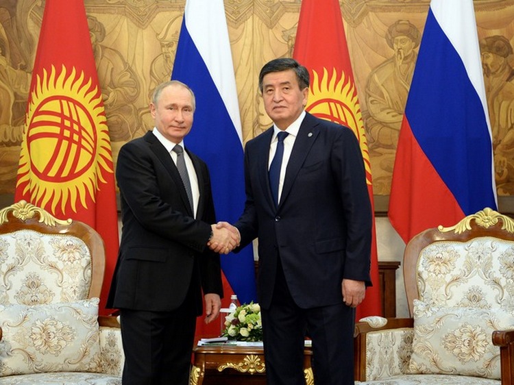 Президенты Кыргызстана Сооронбай Жээнбеков и России Владимир Путин. Бишкек, 28 марта 2019 года