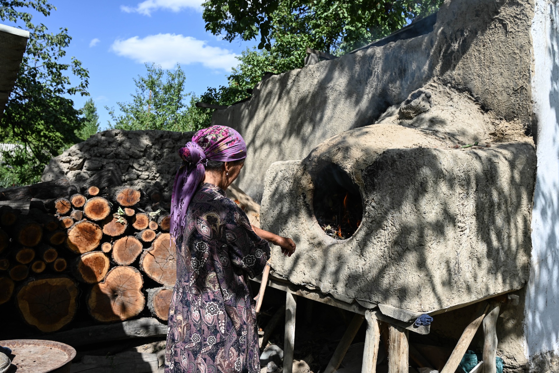 Можно сказать, что самая большая разница между селами и городами Кыргызстана — это хлеб, приготовленный в тандыре. Занятие любимым делом может снизить стресс и улучшить настроение